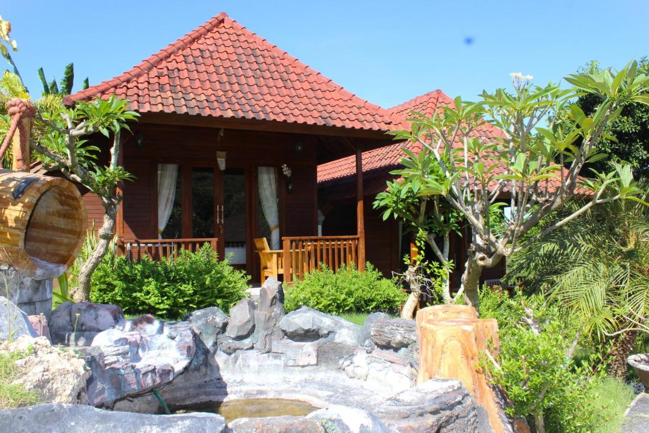 Bamboo Bungalow Jungle View Batununggul Exteriér fotografie