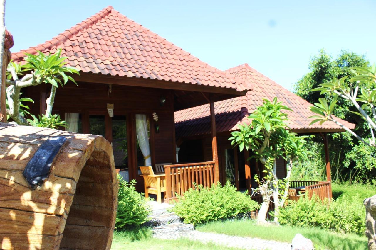 Bamboo Bungalow Jungle View Batununggul Exteriér fotografie
